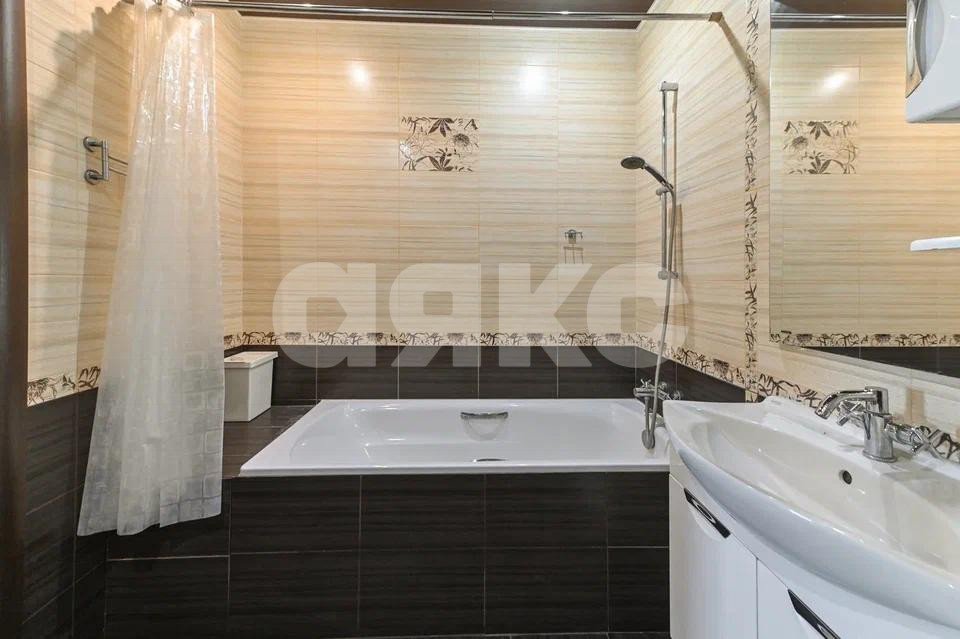 Фото №17: 4-комнатная квартира 124 м² - Ростов-на-Дону, Ворошиловский, мкр. Мясникован, ул. Каракумская, 29/30