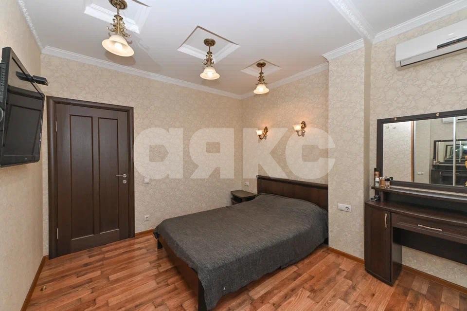 Фото №1: 4-комнатная квартира 124 м² - Ростов-на-Дону, Ворошиловский, мкр. Мясникован, ул. Каракумская, 29/30