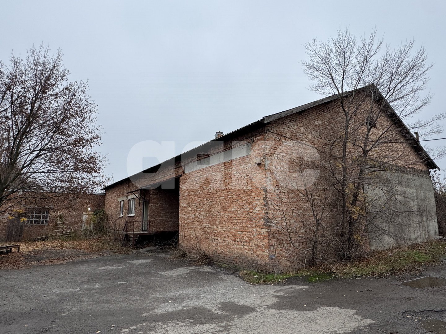 Фото №3: Коммерция 3582 м² - Шахты, п. Октябрьский, пер. Байкальский, 56