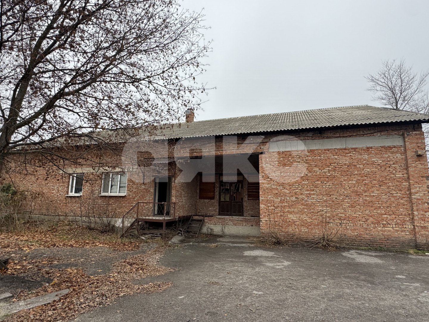 Фото №2: Коммерция 3582 м² - Шахты, п. Октябрьский, пер. Байкальский, 56