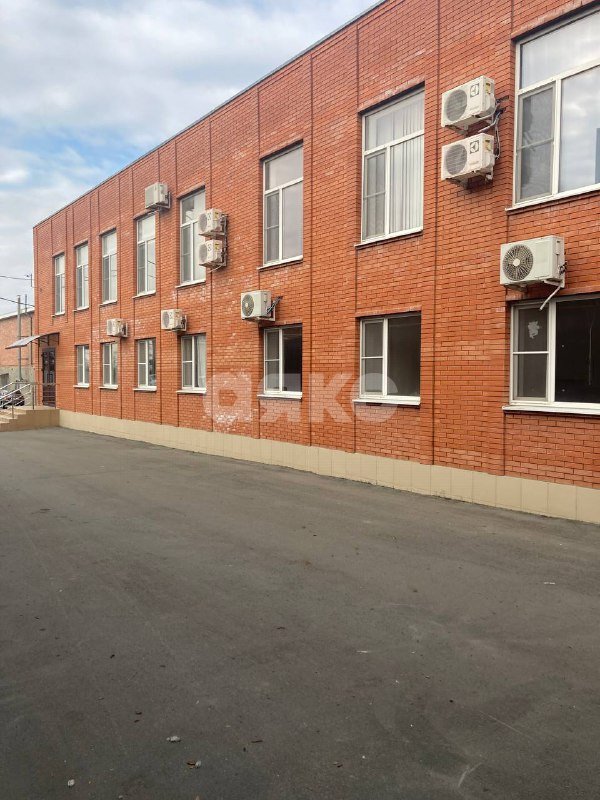 Фото №2: Коммерция 1037 м² - Шахты, п. Артём, ул. Жукова, 9