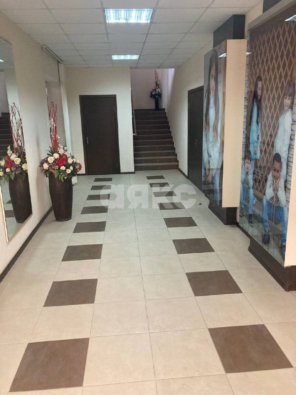 Фото №9: Коммерция 1037 м² - Шахты, п. Артём, ул. Жукова, 9